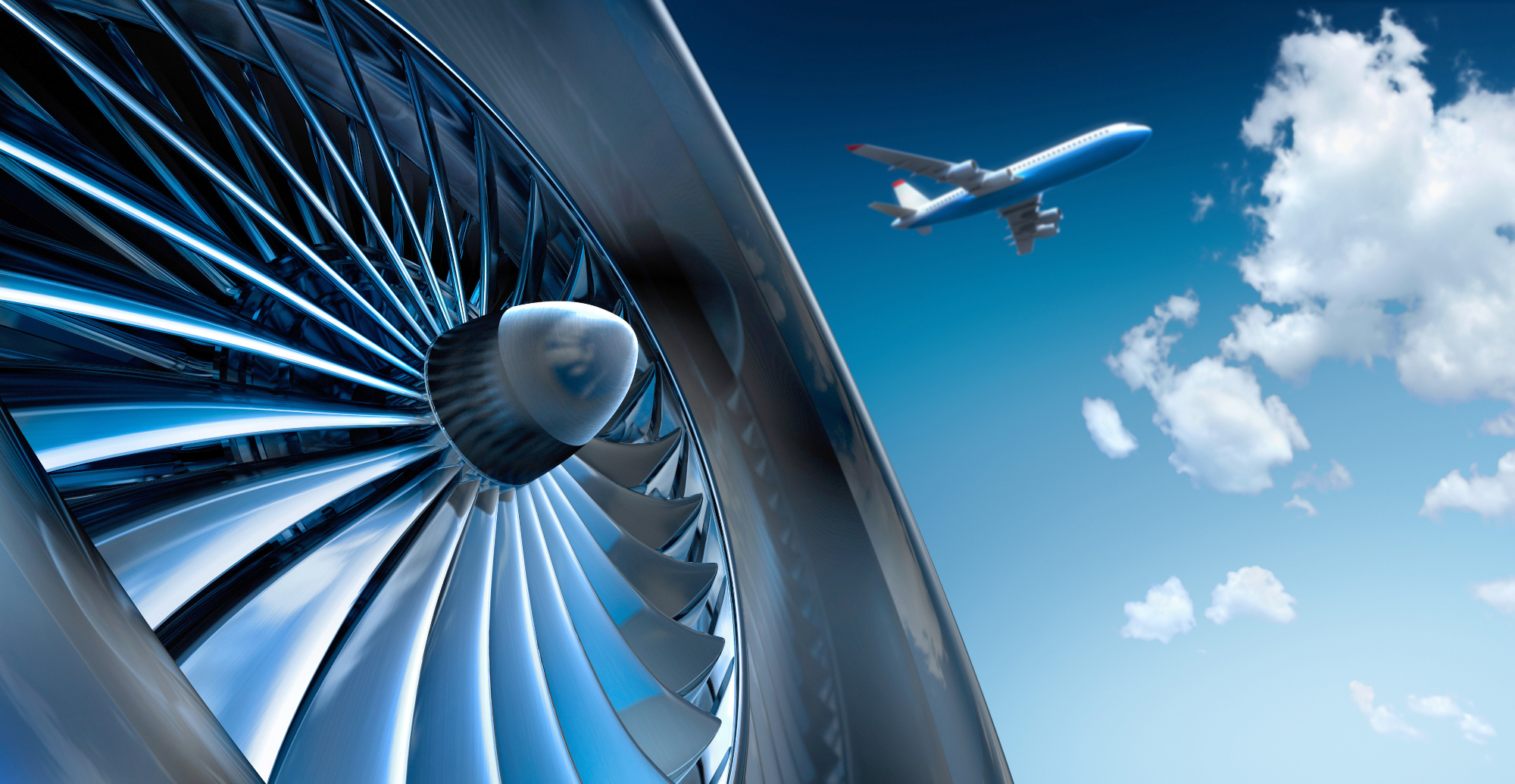 Detailansicht eines Flugzeugtriebwerks mit Turbinenschaufeln, im Hintergrund ein Flugzeug am Himmel